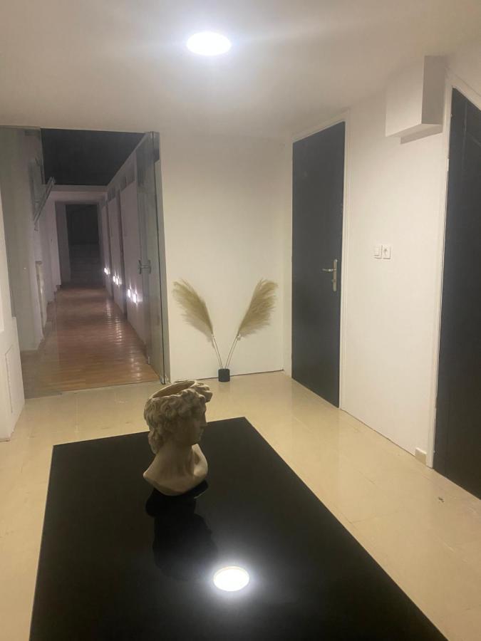 מלון העיירה רתימנו Le.Chris Central Dorms מראה חיצוני תמונה