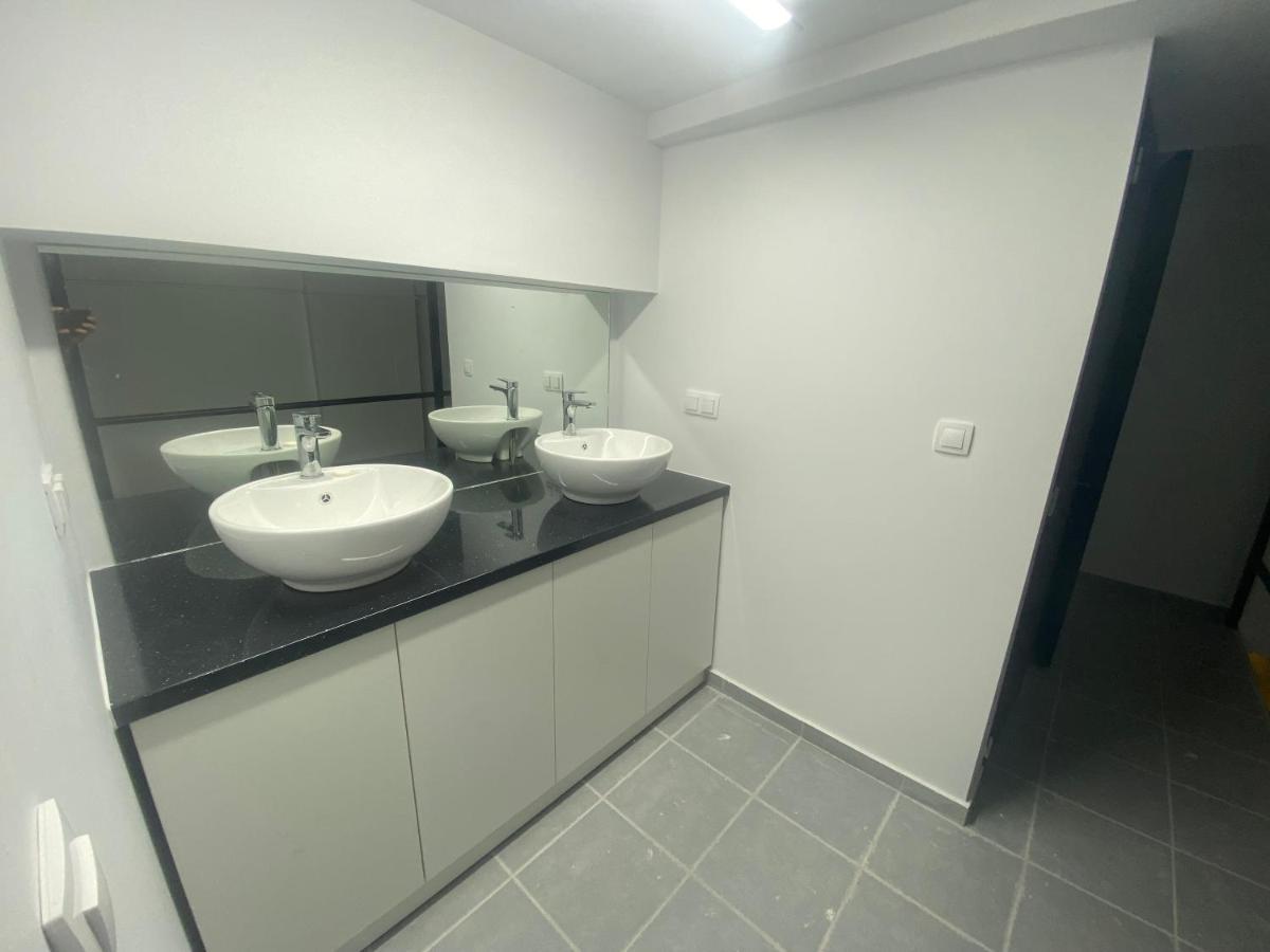 מלון העיירה רתימנו Le.Chris Central Dorms מראה חיצוני תמונה
