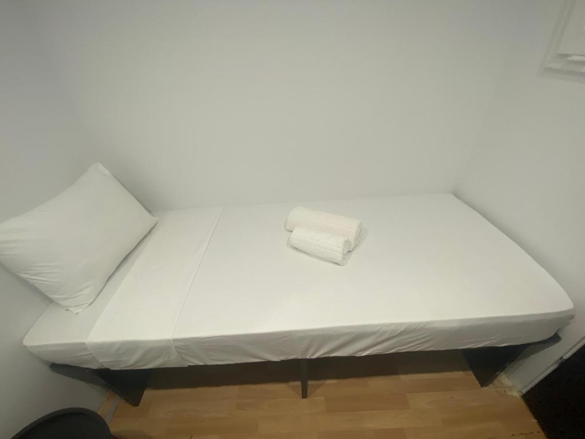מלון העיירה רתימנו Le.Chris Central Dorms מראה חיצוני תמונה