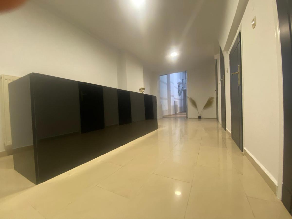 מלון העיירה רתימנו Le.Chris Central Dorms מראה חיצוני תמונה