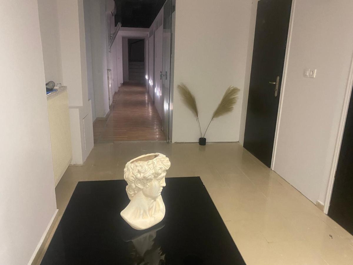 מלון העיירה רתימנו Le.Chris Central Dorms מראה חיצוני תמונה
