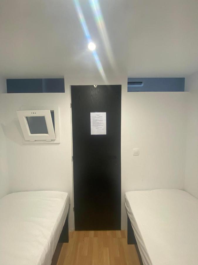 מלון העיירה רתימנו Le.Chris Central Dorms מראה חיצוני תמונה