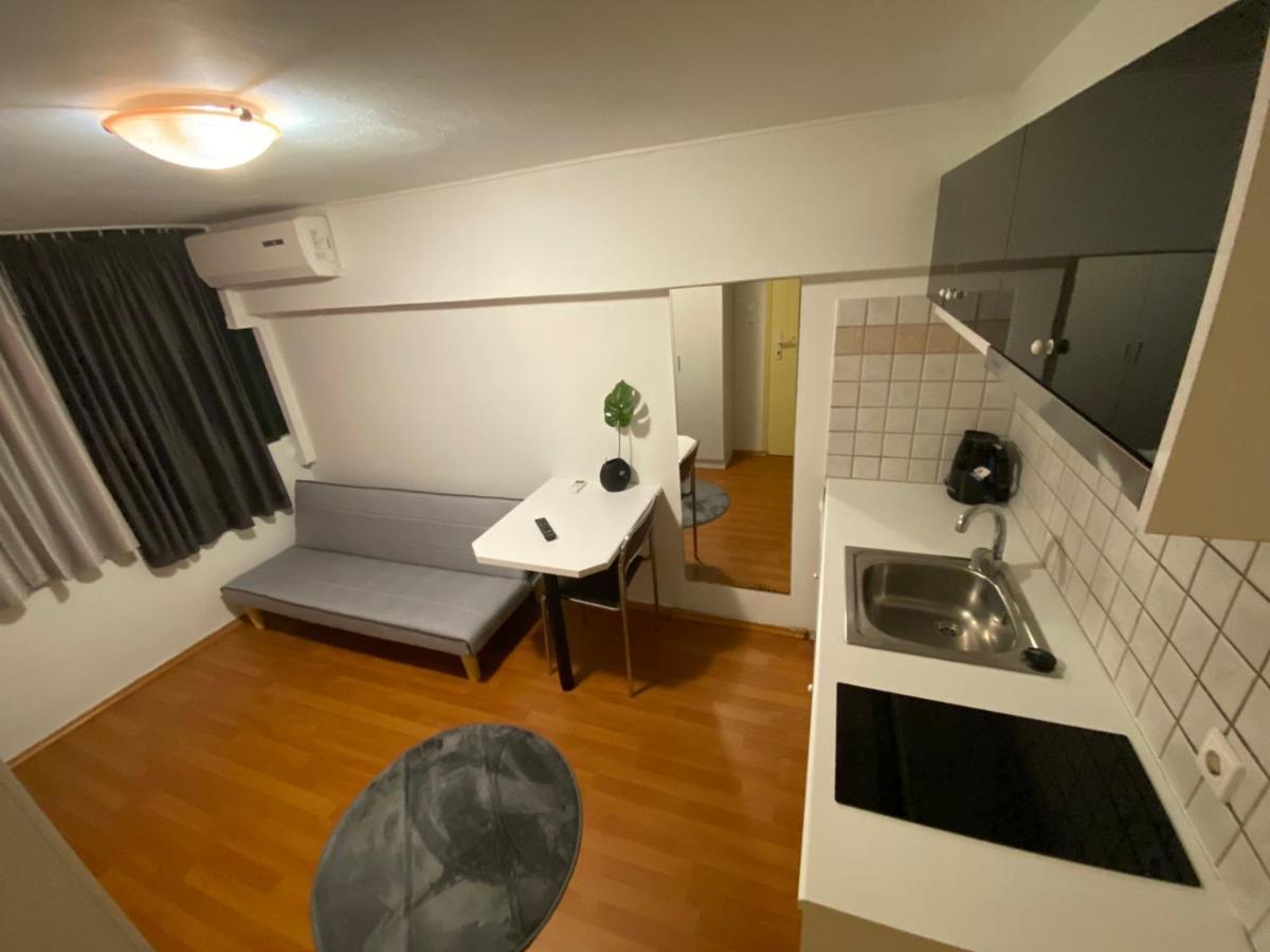 מלון העיירה רתימנו Le.Chris Central Dorms מראה חיצוני תמונה