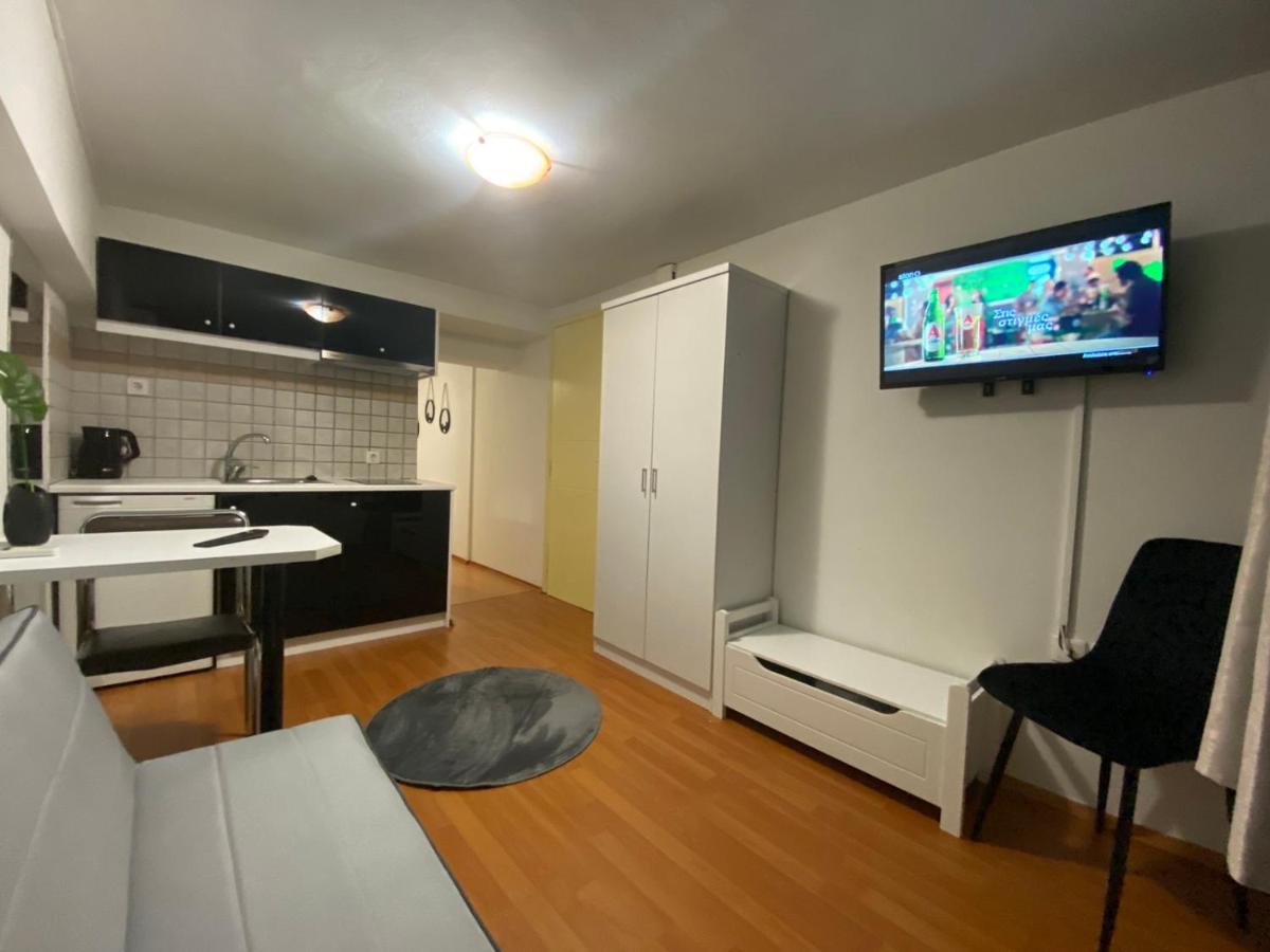 מלון העיירה רתימנו Le.Chris Central Dorms מראה חיצוני תמונה