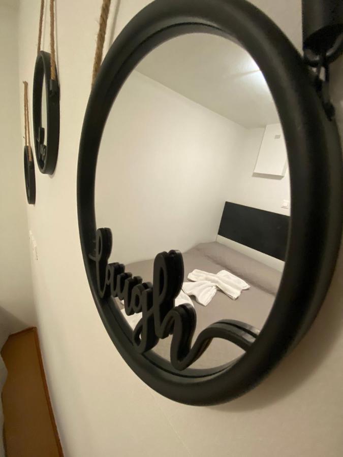 מלון העיירה רתימנו Le.Chris Central Dorms מראה חיצוני תמונה